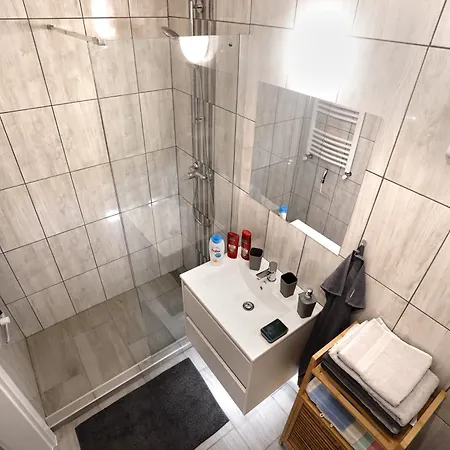 Spacious 2br Steps From Metro, Ac & Gated Parking