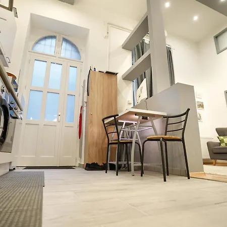 Spacious 2br Steps From Metro, Ac & Gated Parking Apartment Budapest