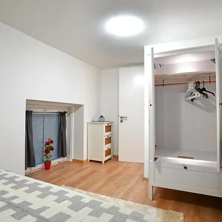 Spacious 2br Steps From Metro, Ac & Gated Parking *